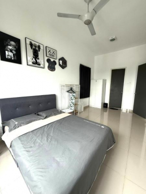 KawsKingdom-DpulzeCyberjaya,4pax